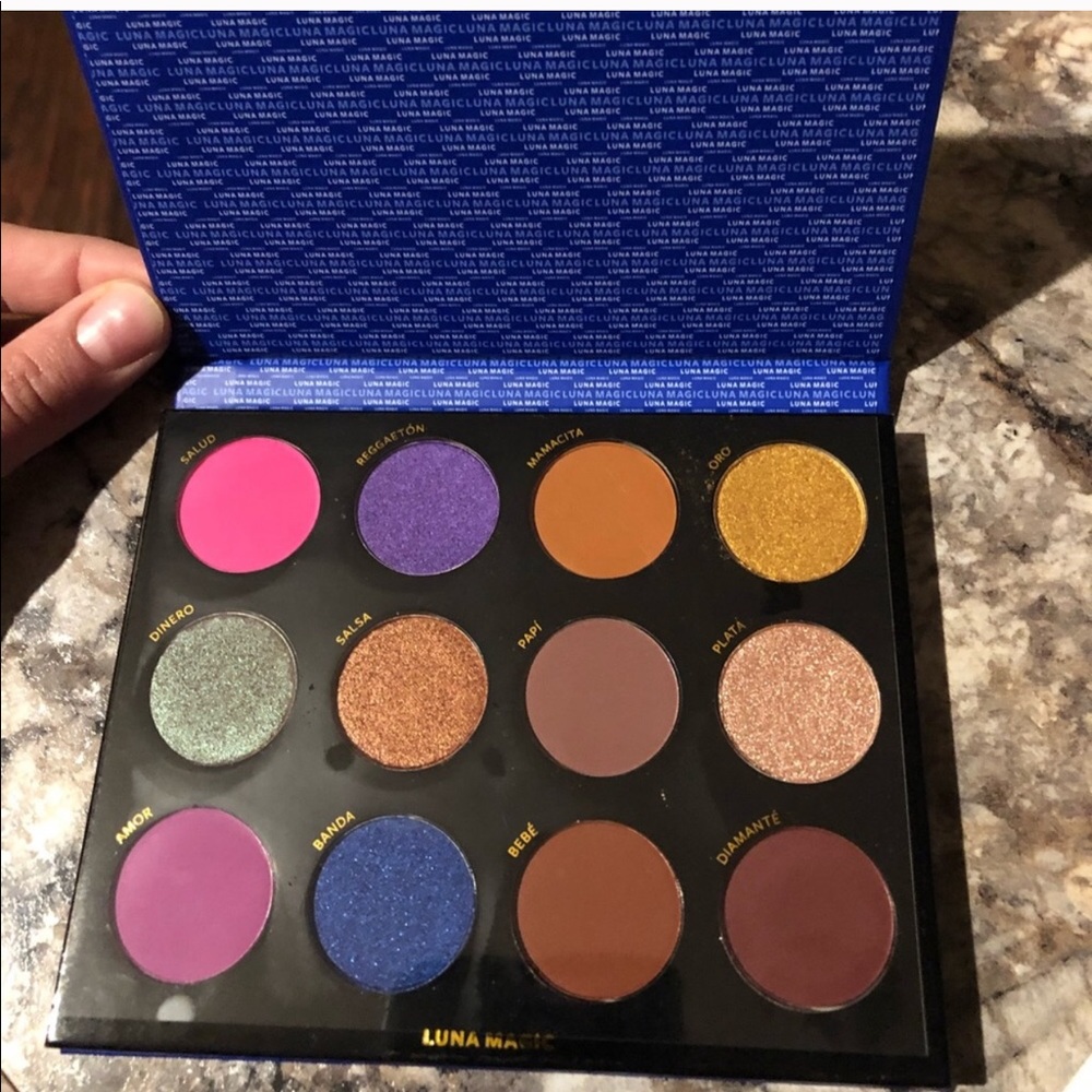 Luna Magic Eyeshadow